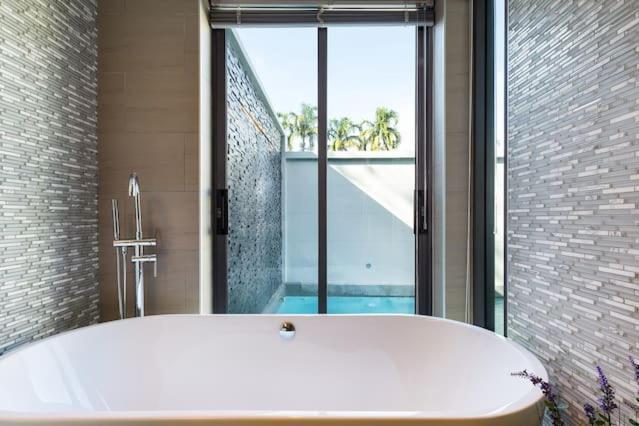 Villa Crystal Two-Bedroom Private Pool Villa Phuket Buitenkant foto